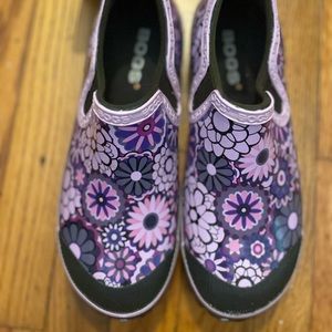 Bogs size 9 rain clog